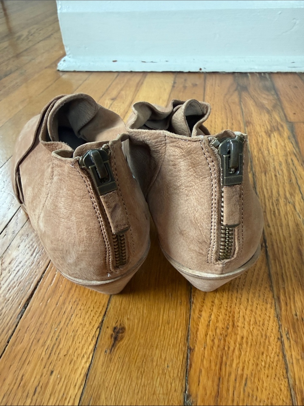Eileen Fisher Suede Ankle Booties in Light Brown 10 - Picture 5 of 7